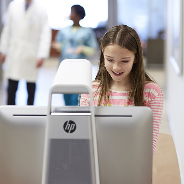 You student using HP sprout